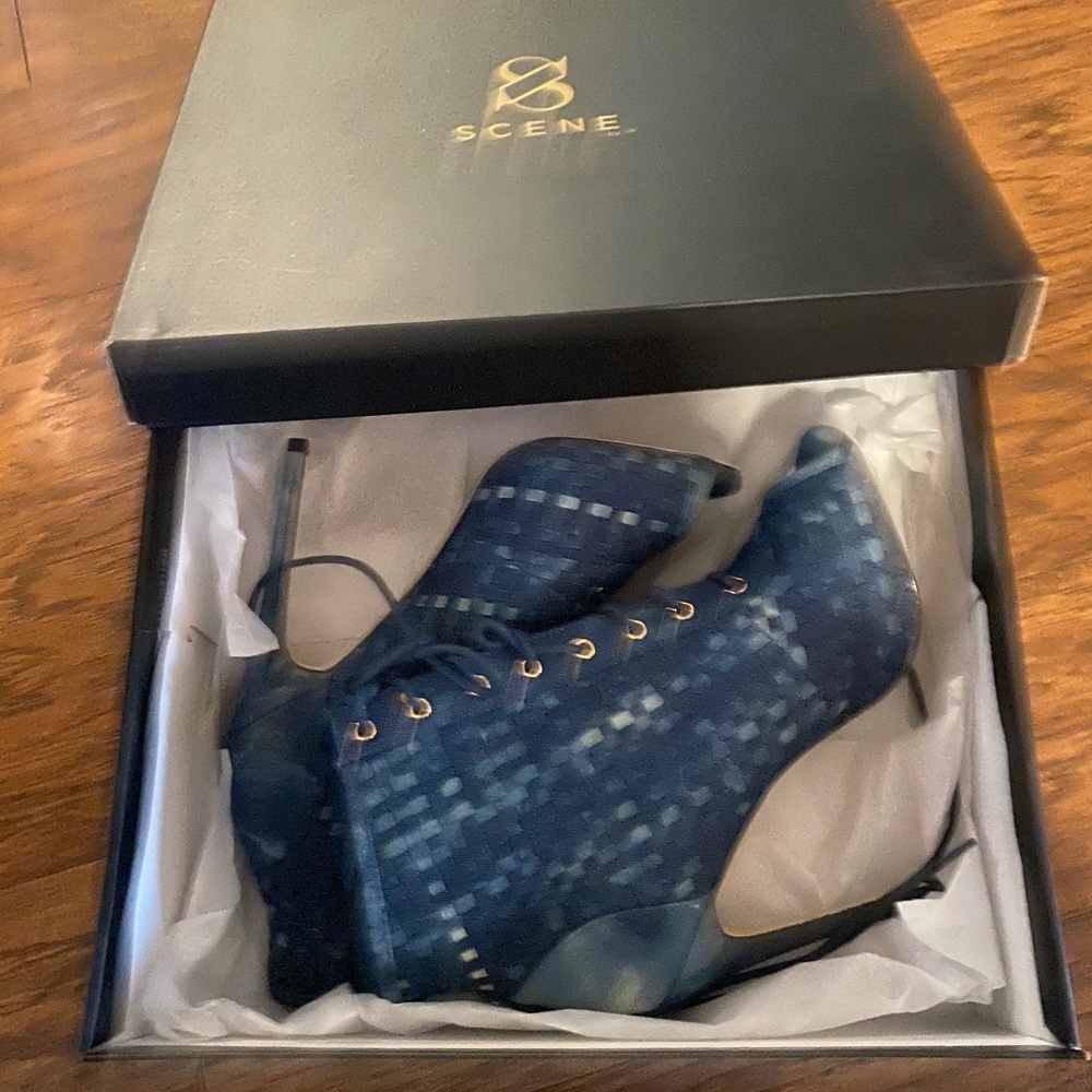 Shoes - Picture 3 of 6